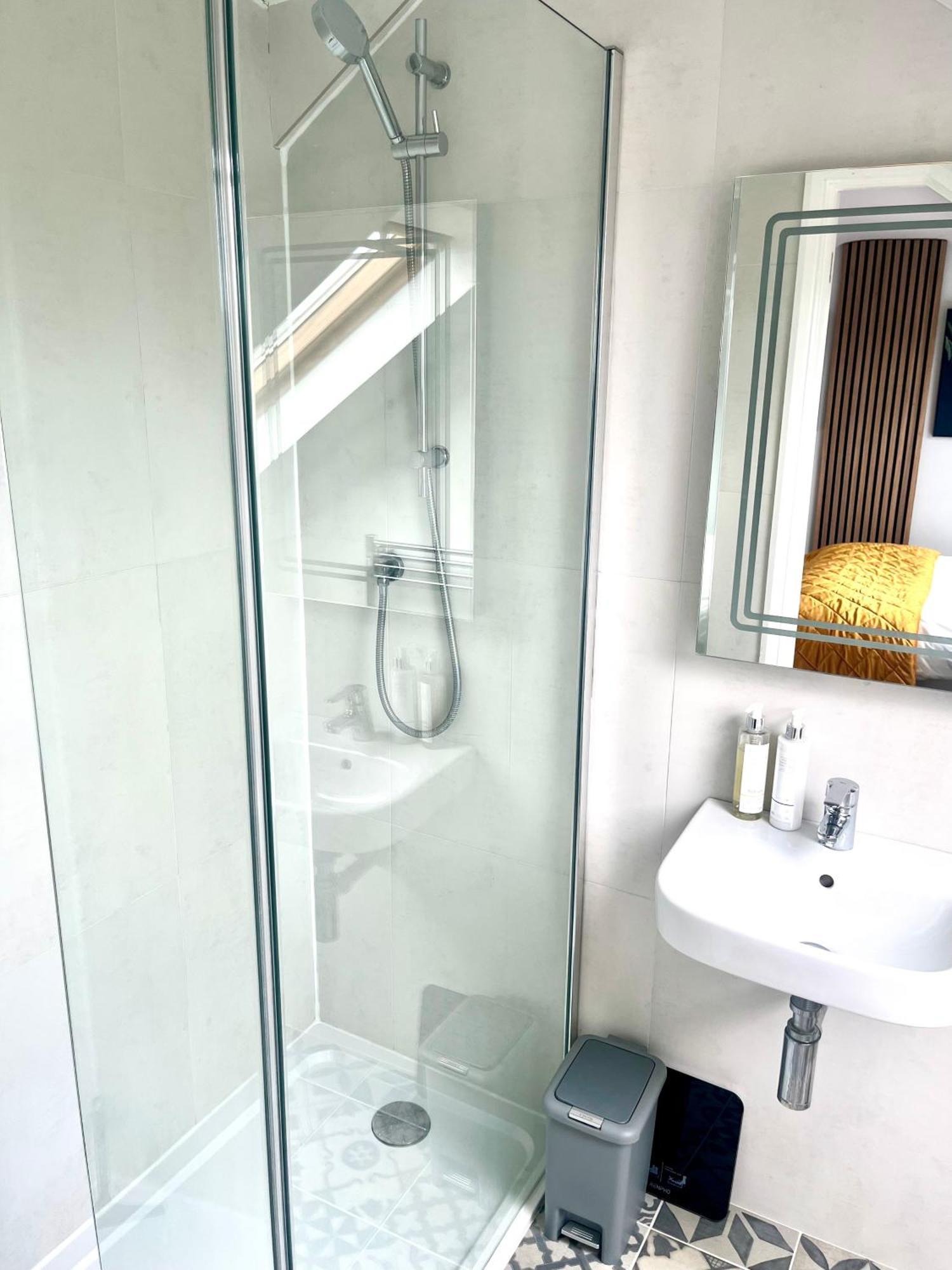 Spacious And Stylish Home Bath Zewnętrze zdjęcie