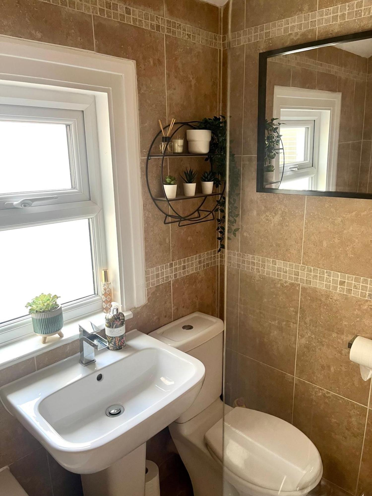 Spacious And Stylish Home Bath Zewnętrze zdjęcie